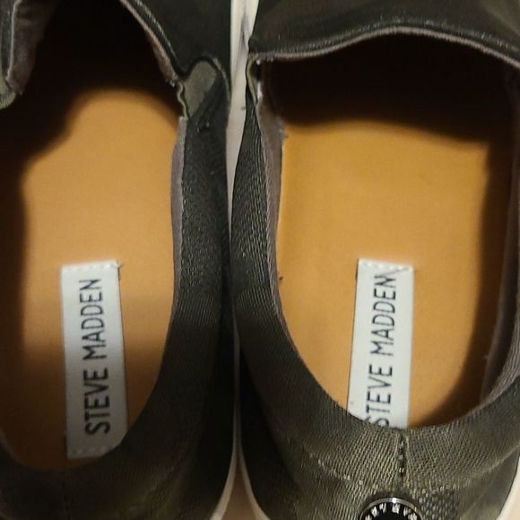 Steve Madden Sneakers - Picture 7 of 9